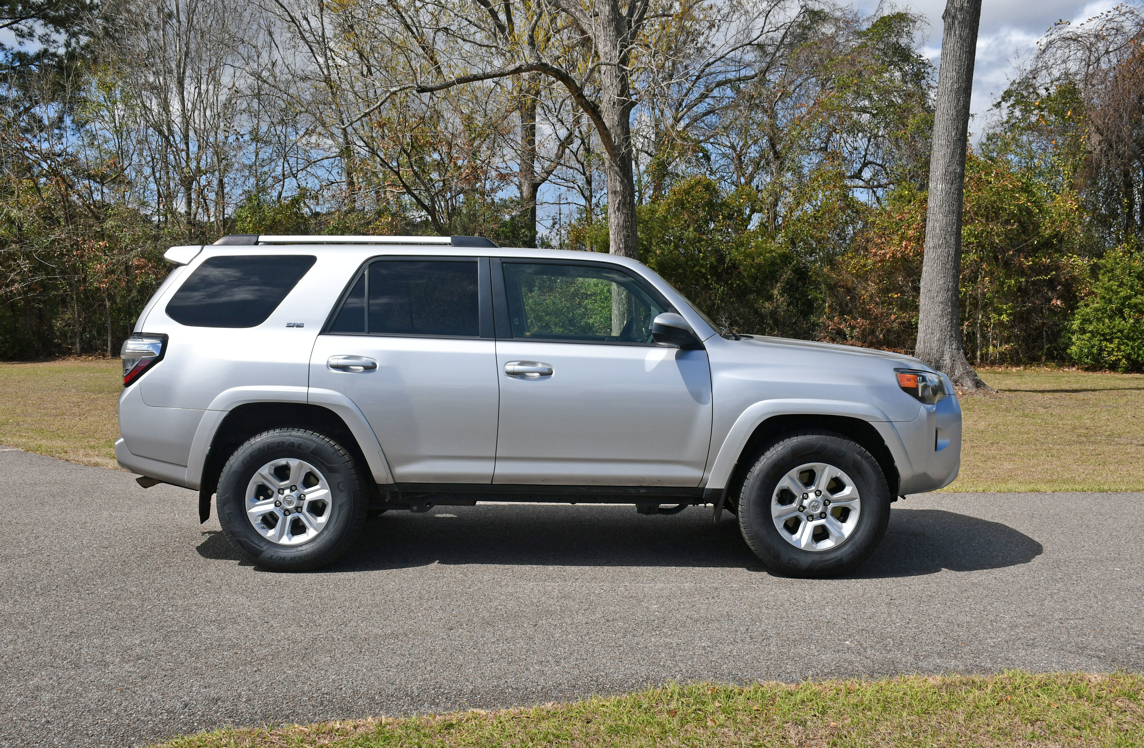Used 2021 Toyota 4Runner SR5 image 5