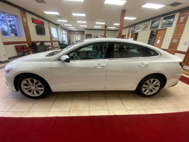 Used 2022 Chevrolet Malibu LT FWD image 4