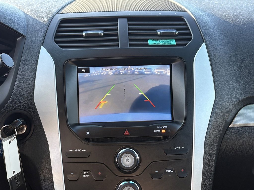 Used 2013 Ford Explorer XLT image 32