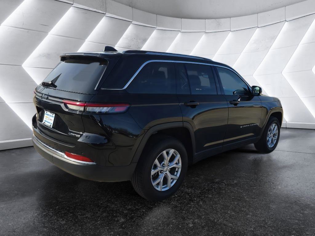 Used 2023 Jeep Grand Cherokee Limited image 5