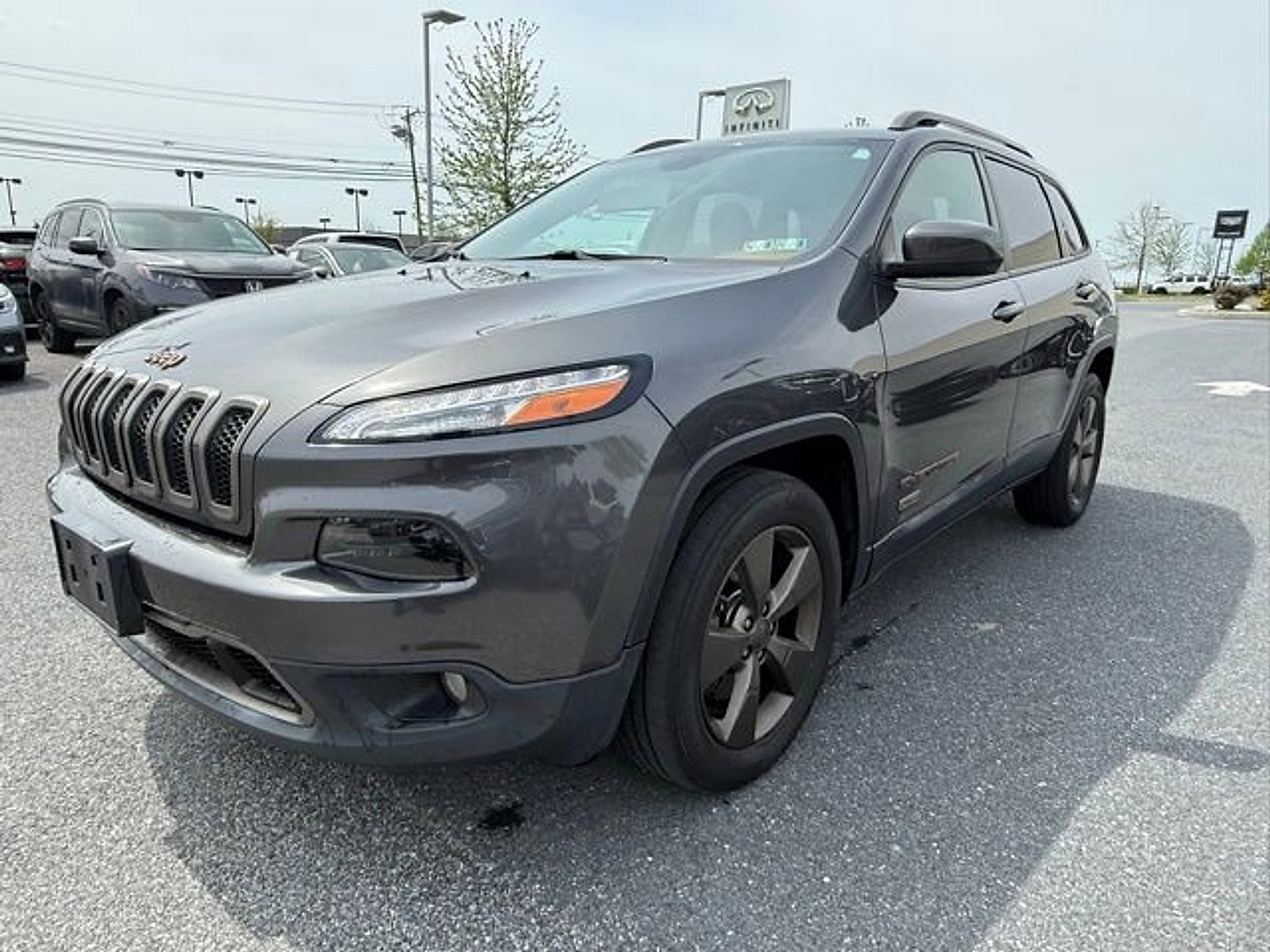 Used 2017 Jeep Cherokee 75th Anniversary image 5