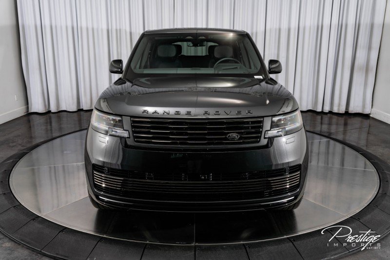 Used 2024 Land Rover Range Rover SV image 4