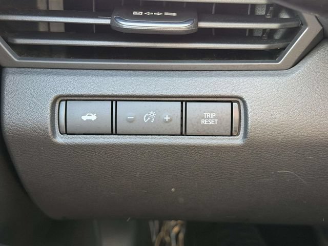 Used 2024 Nissan Altima 2.5 SV FWD image 25