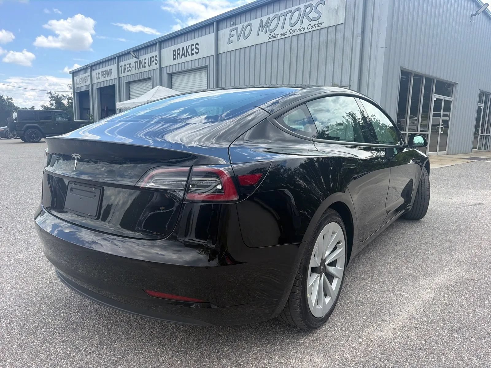 Used 2022 Tesla Model 3 Standard Range RWD image 8