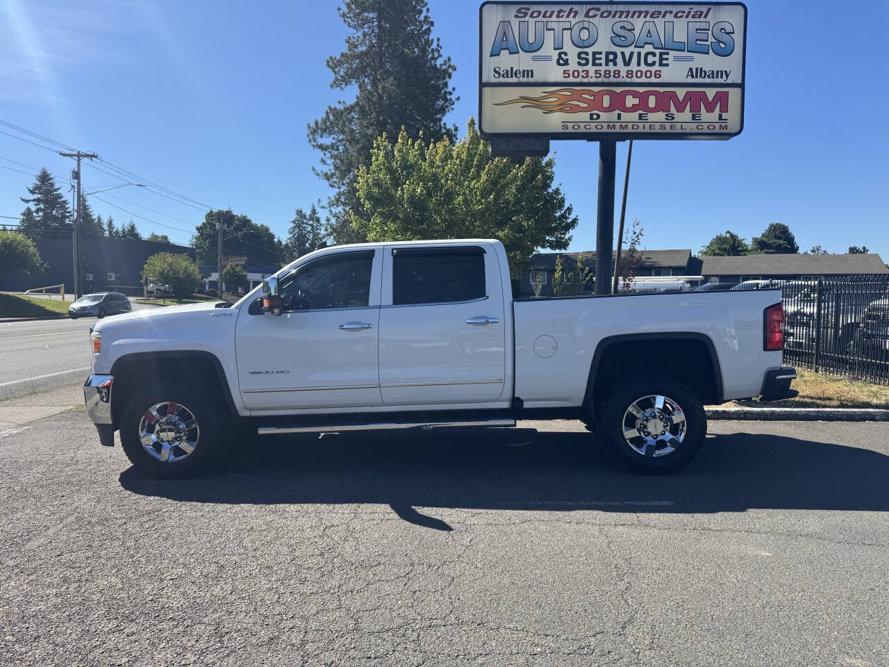 Used 2016 GMC Sierra 3500 SLT AWD/4WD image 4