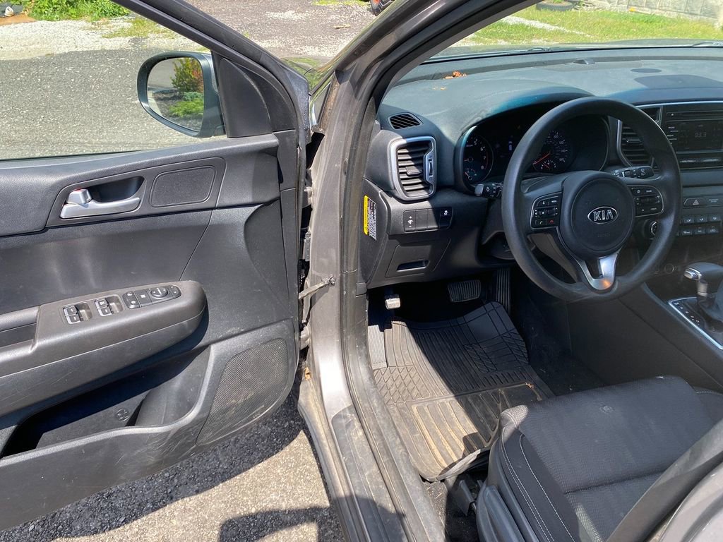Used 2019 Kia Sportage LX image 4
