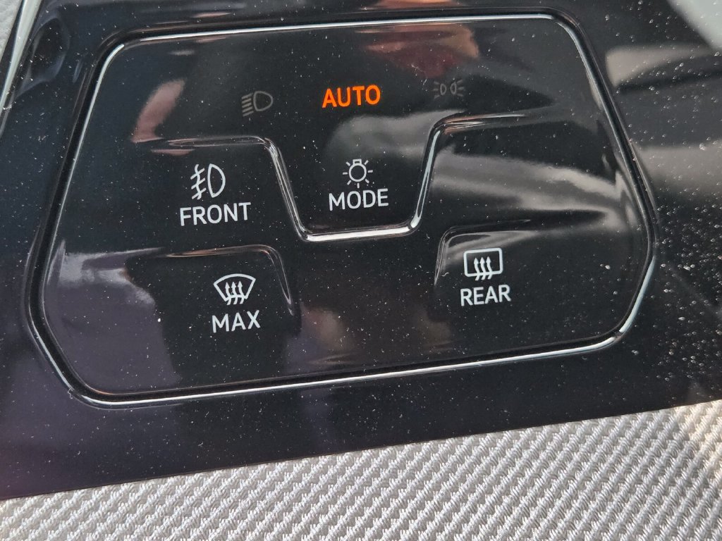 New 2026 Volkswagen GTI SE FWD image 12