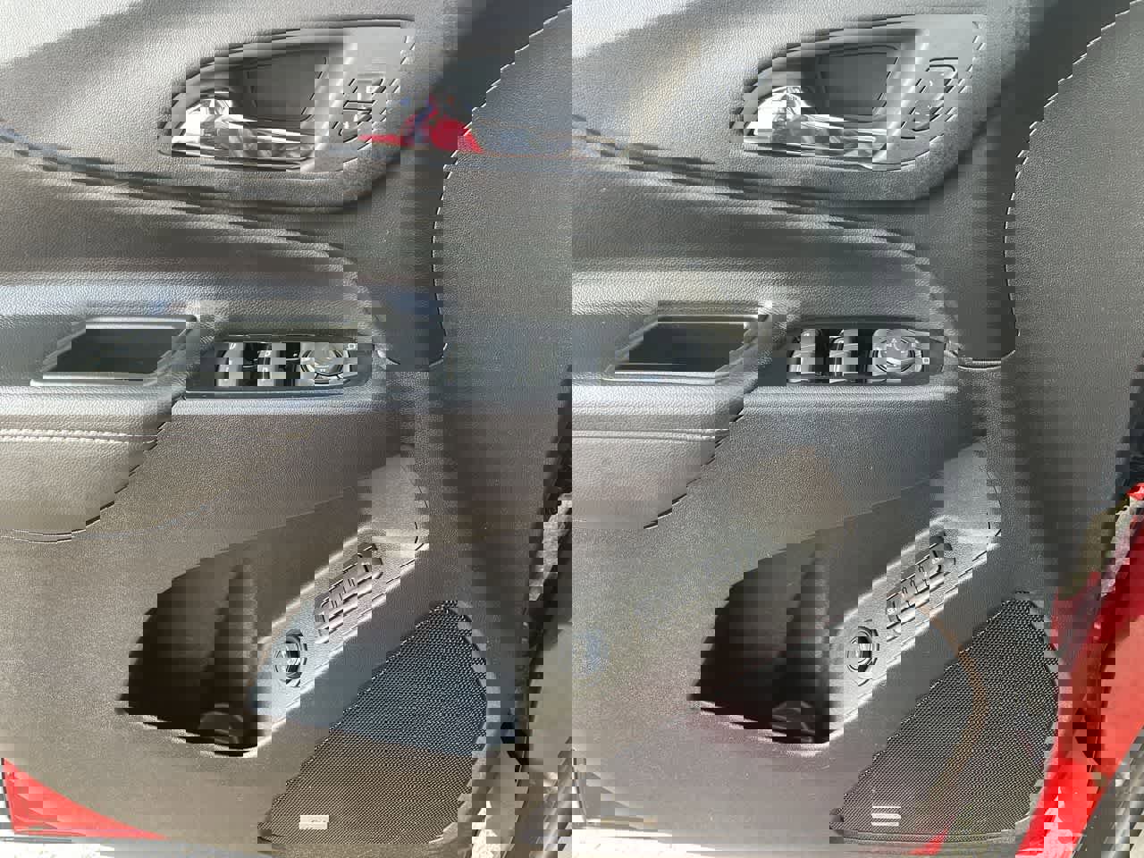 Used 2023 Chevrolet Equinox Premier image 35