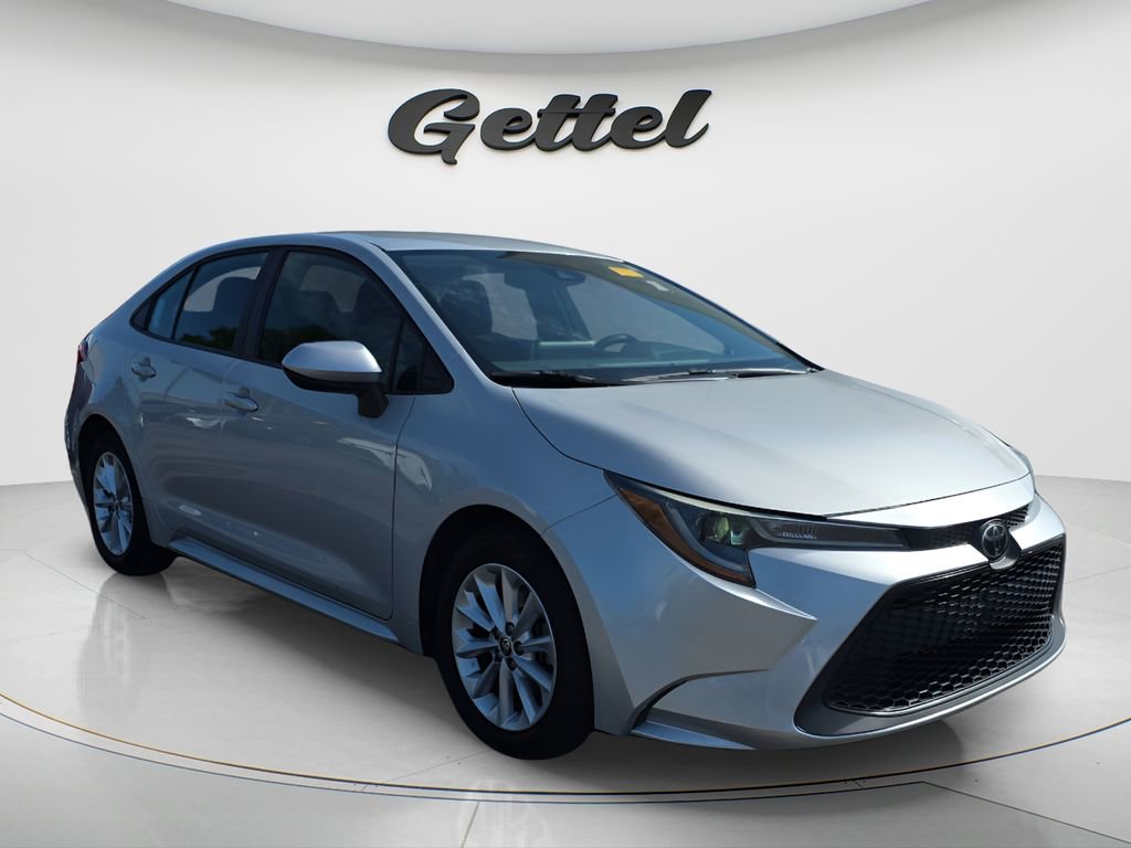 Used 2021 Toyota Corolla LE w/ LE Convenience Package FWD image 3