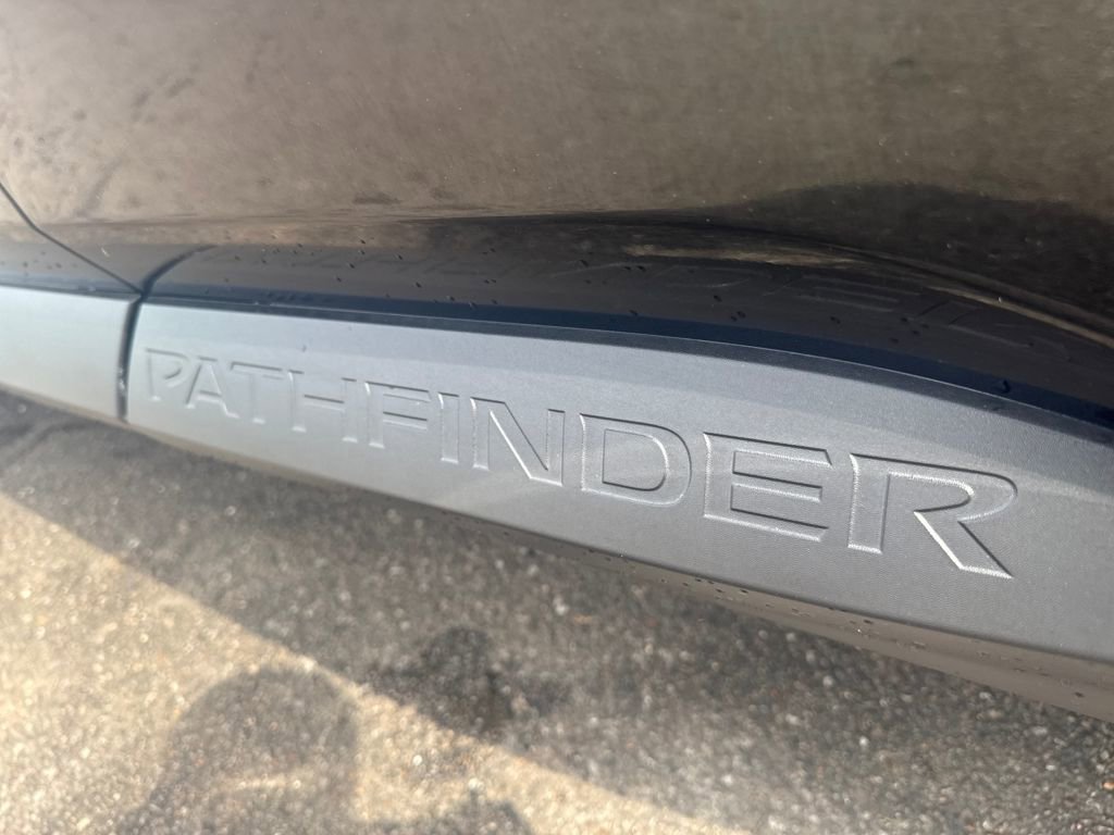Certified 2024 Nissan Pathfinder SL image 33