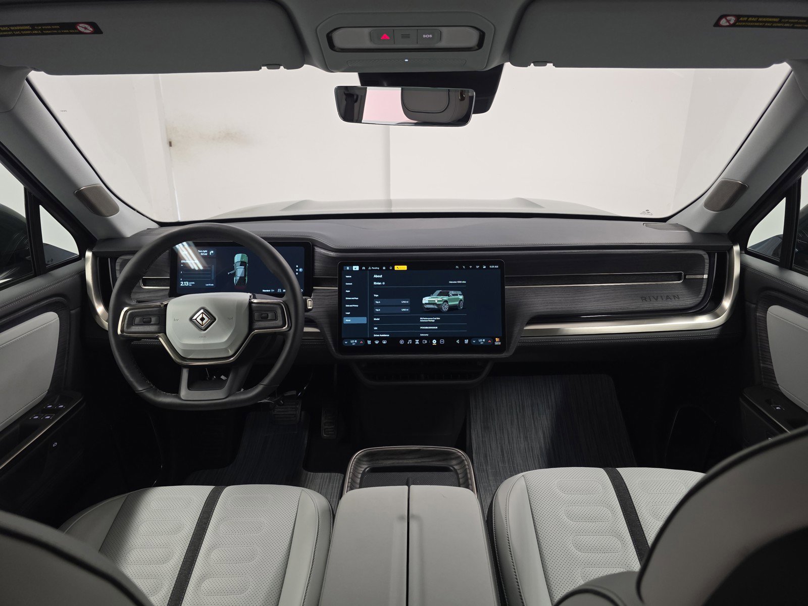 Used 2025 Rivian R1S Adventure AWD/4WD image 27