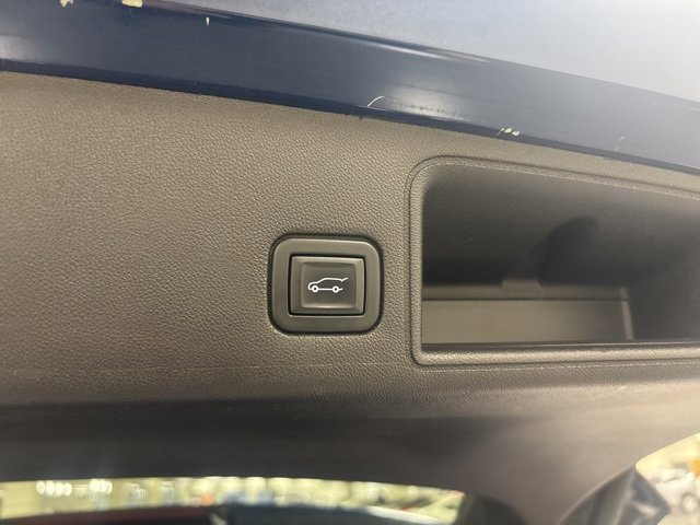 Used 2021 GMC Terrain SLT w/ LPO, Cargo Package image 12