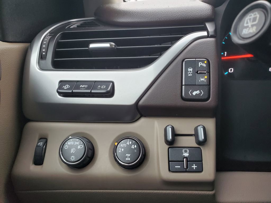 Used 2016 Chevrolet Suburban LTZ image 18