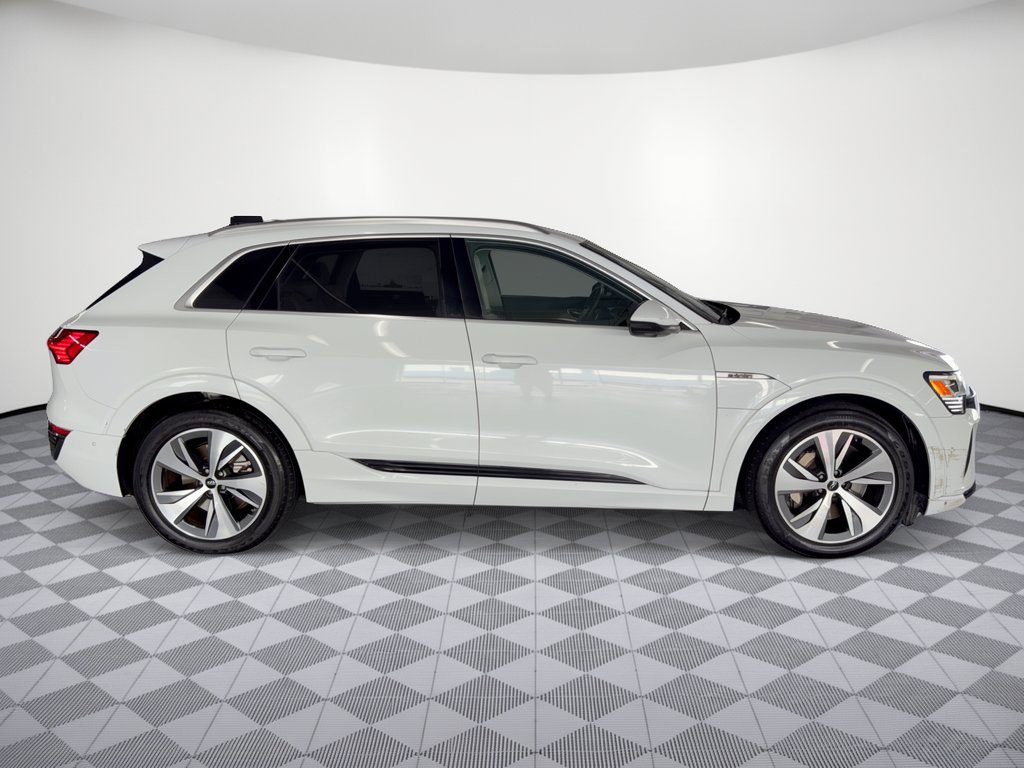 Certified 2024 Audi Q8 e-tron Premium Plus w/ Premium Plus Package AWD/4WD image 8