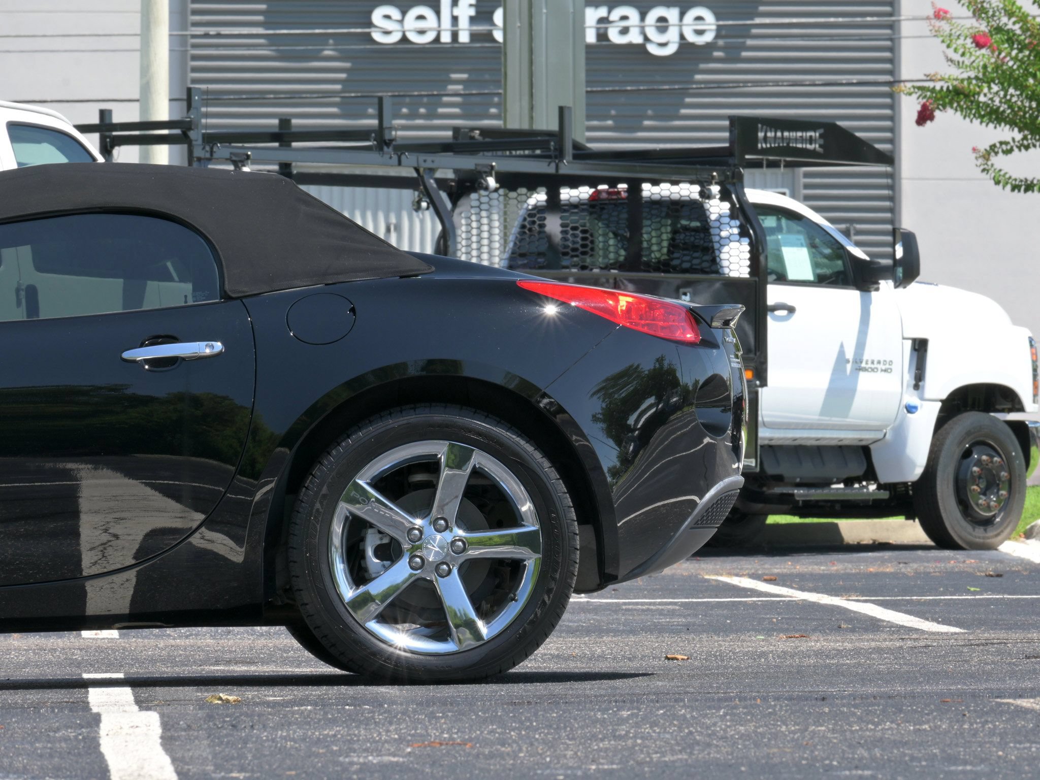 Used 2006 Pontiac Solstice Convertible w/ Premium Package RWD image 6