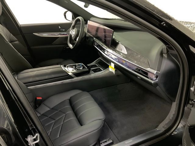 Used 2024 BMW i7 eDrive50 image 37