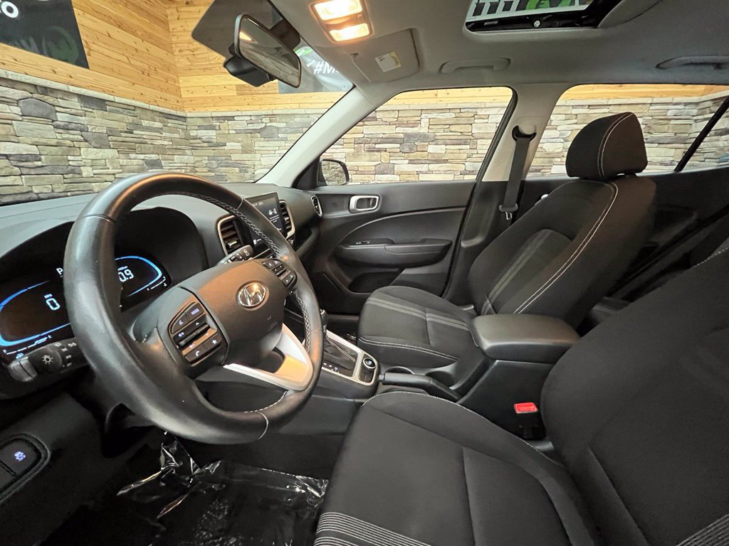 Certified 2023 Hyundai Venue SEL FWD image 19
