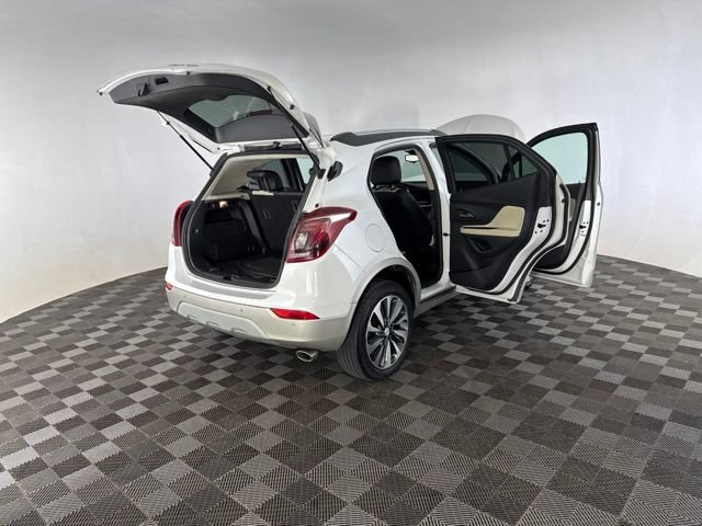 Used 2022 Buick Encore Preferred w/ Safety Package II AWD/4WD image 16