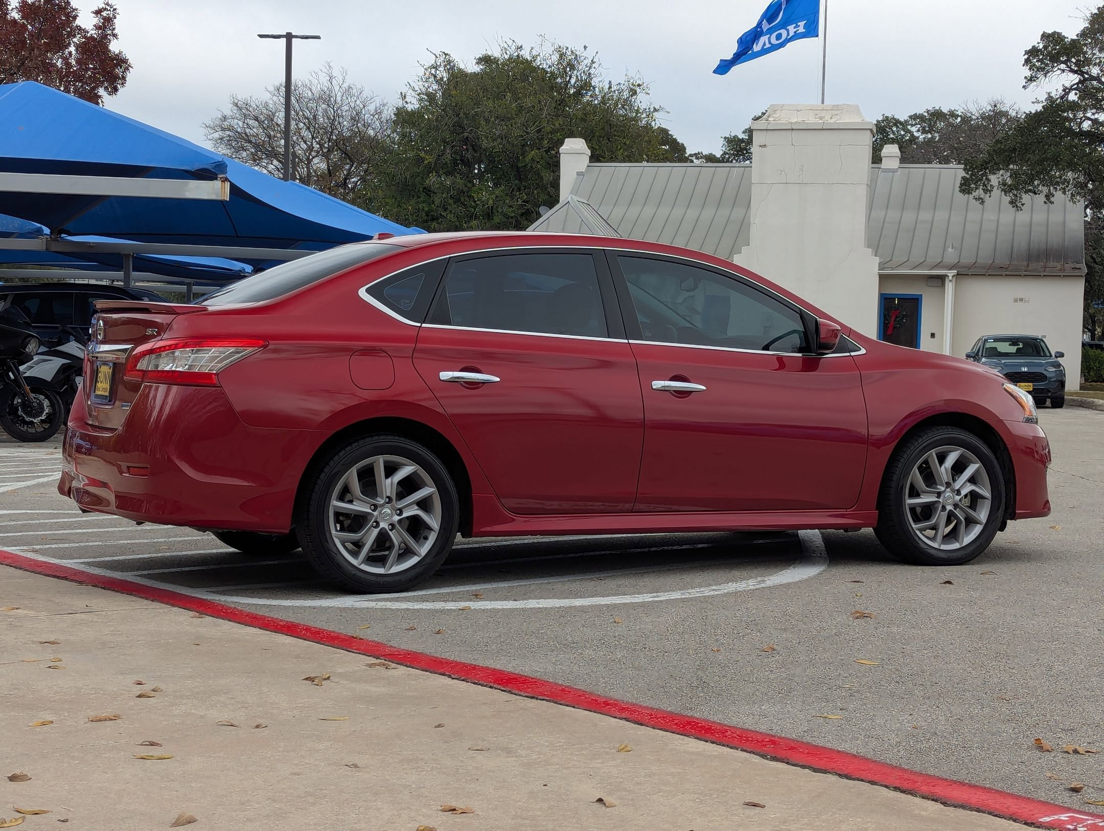 Used 2014 Nissan Sentra SR w/ Premium Package image 4