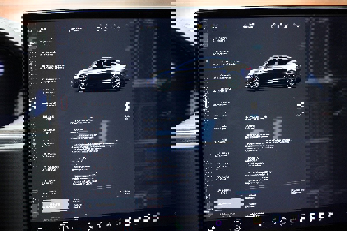 Used 2023 Tesla Model S AWD image 29