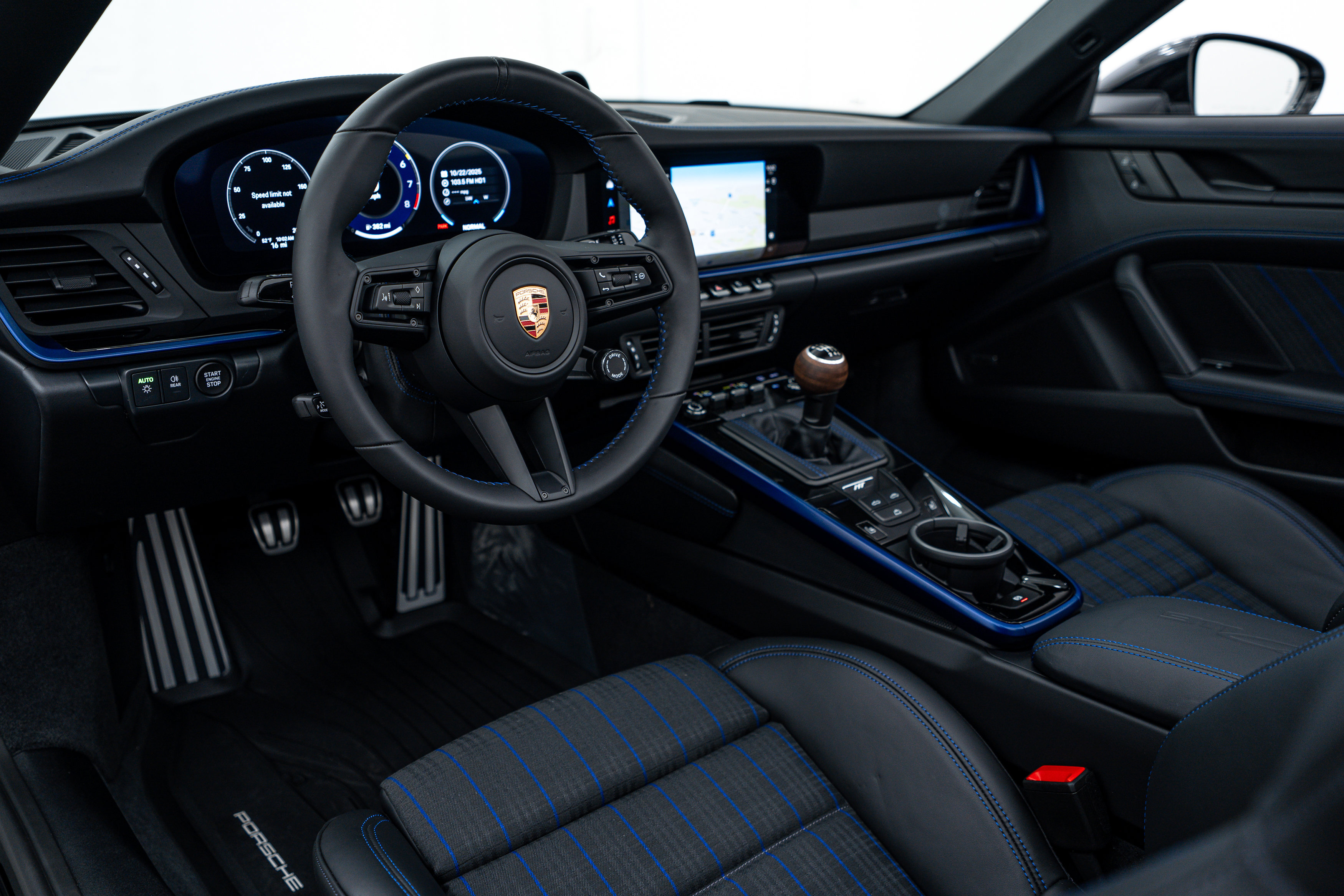 New 2026 Porsche 911 Carrera T image 4