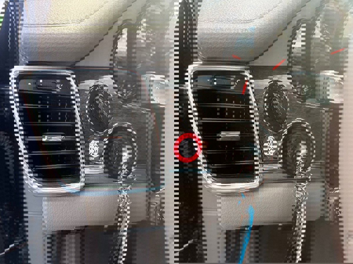 Used 2012 Porsche Panamera 4 image 17