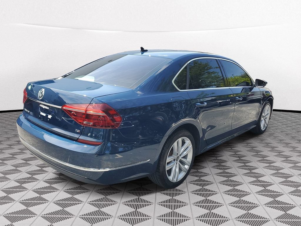 Used 2018 Volkswagen Passat 2.0T SE FWD image 5