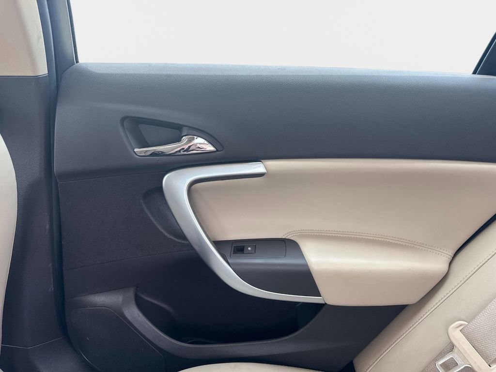 Used 2017 Buick Regal Sport Touring FWD image 12