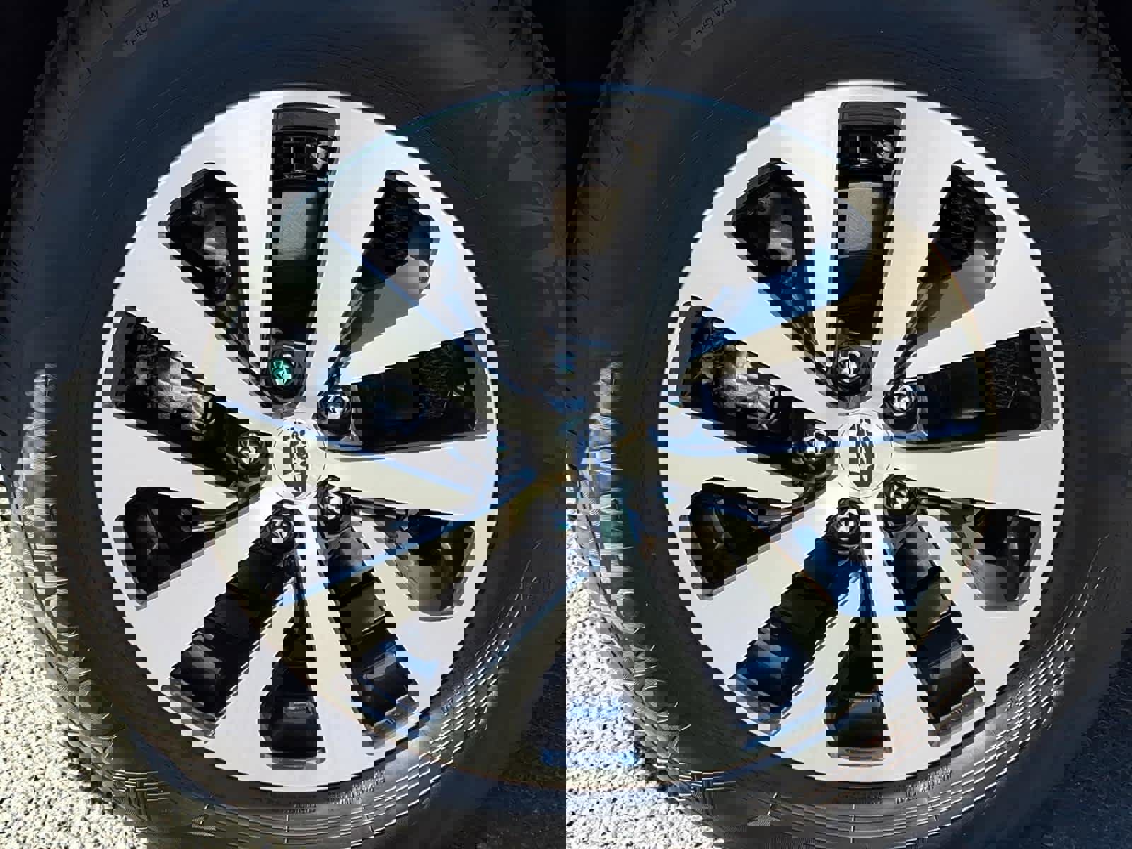 Certified 2025 Subaru Outback Premium w/ Popular Package #1A image 9