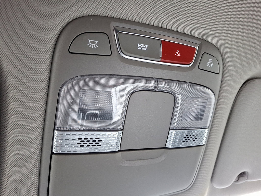 Used 2024 Kia Telluride LX image 31