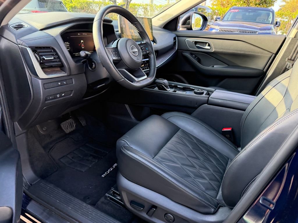 Certified 2024 Nissan Rogue Platinum w/ Platinum Premium Package AWD/4WD image 11