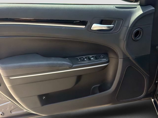 Used 2023 Chrysler 300 Touring w/ Sport Appearance Package RWD image 17