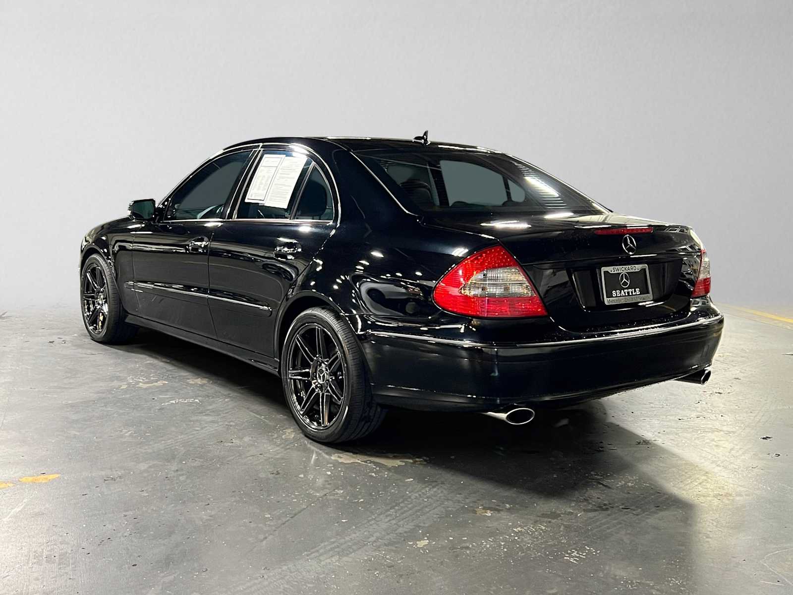 Used 2008 Mercedes-Benz E 350 4MATIC Sedan image 5