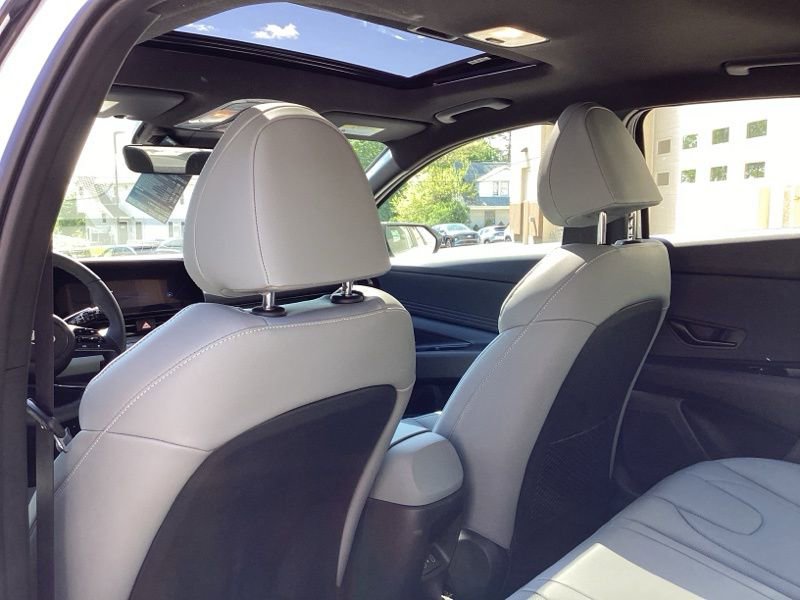 New 2025 Hyundai Elantra Limited image 19