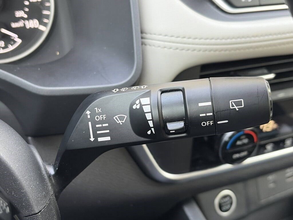 Certified 2023 Nissan Rogue SV image 21