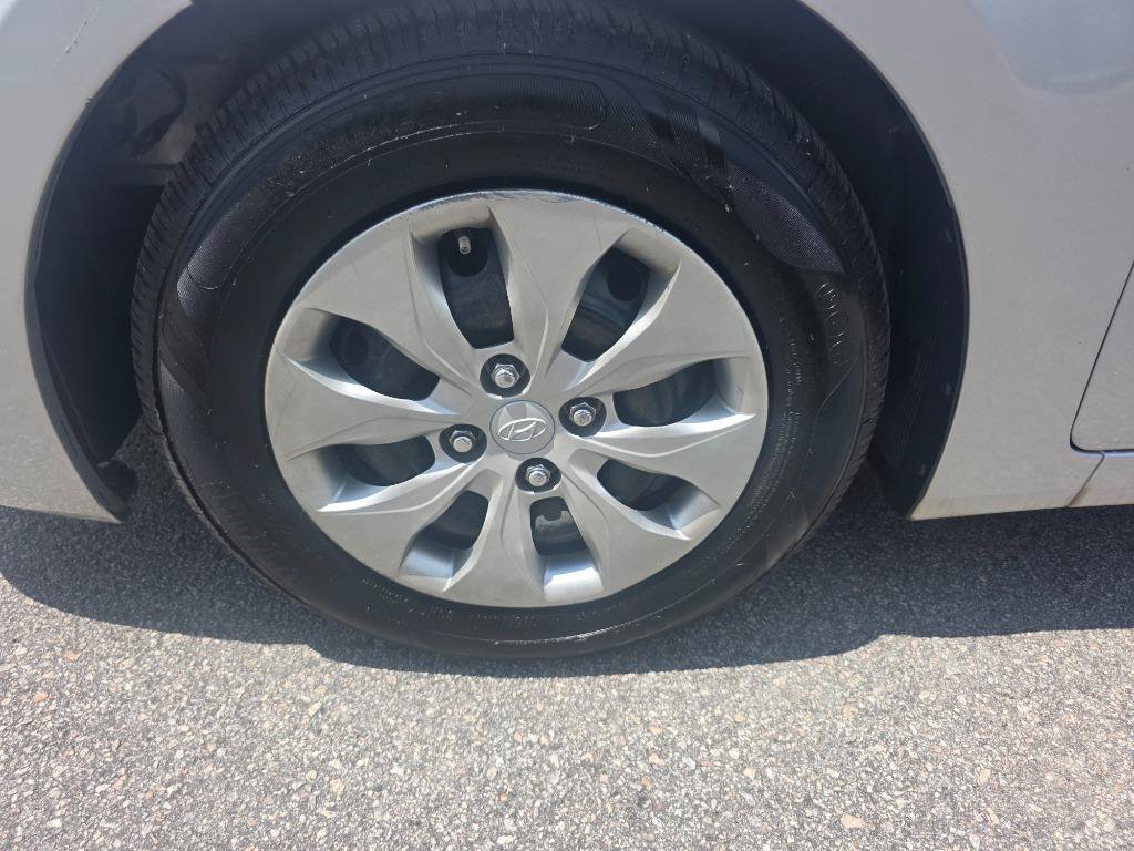 Used 2016 Hyundai Accent SE FWD image 19