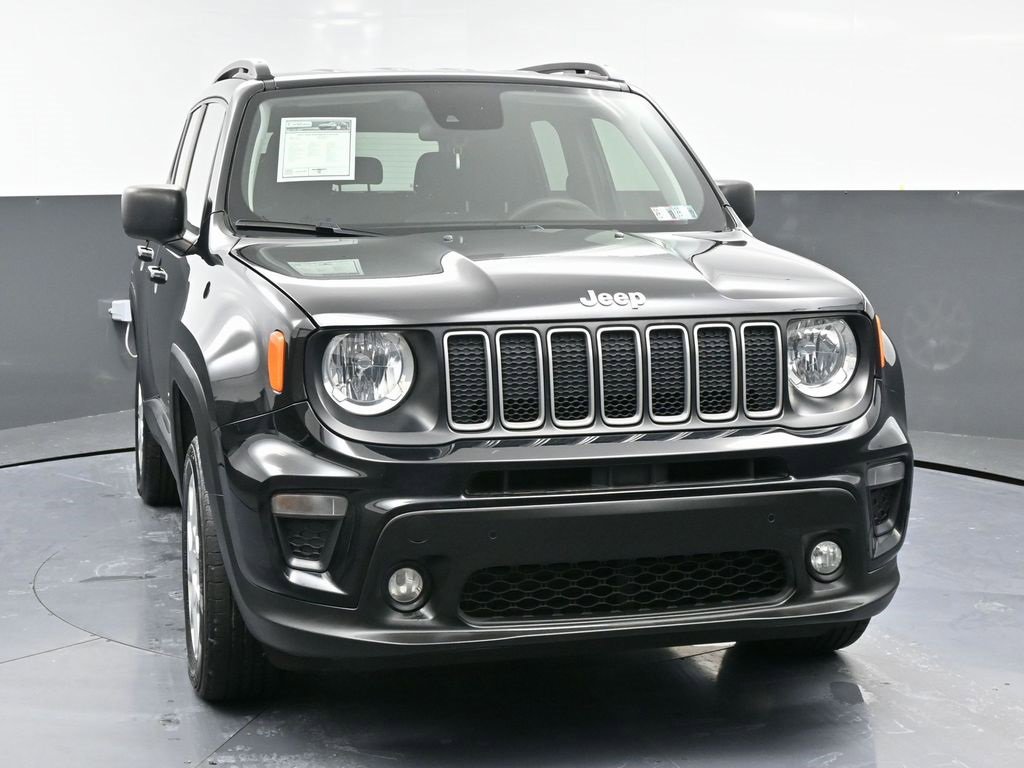 Used 2022 Jeep Renegade Latitude image 4