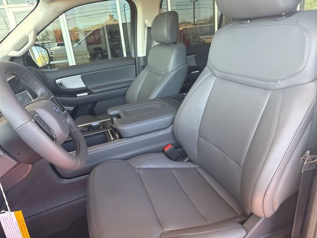 New 2026 Ford Expedition Active image 8