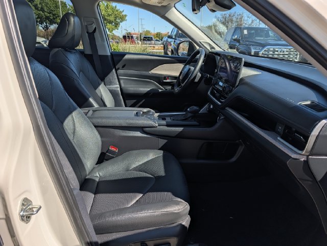 Certified 2024 Toyota Grand Highlander AWD image 34