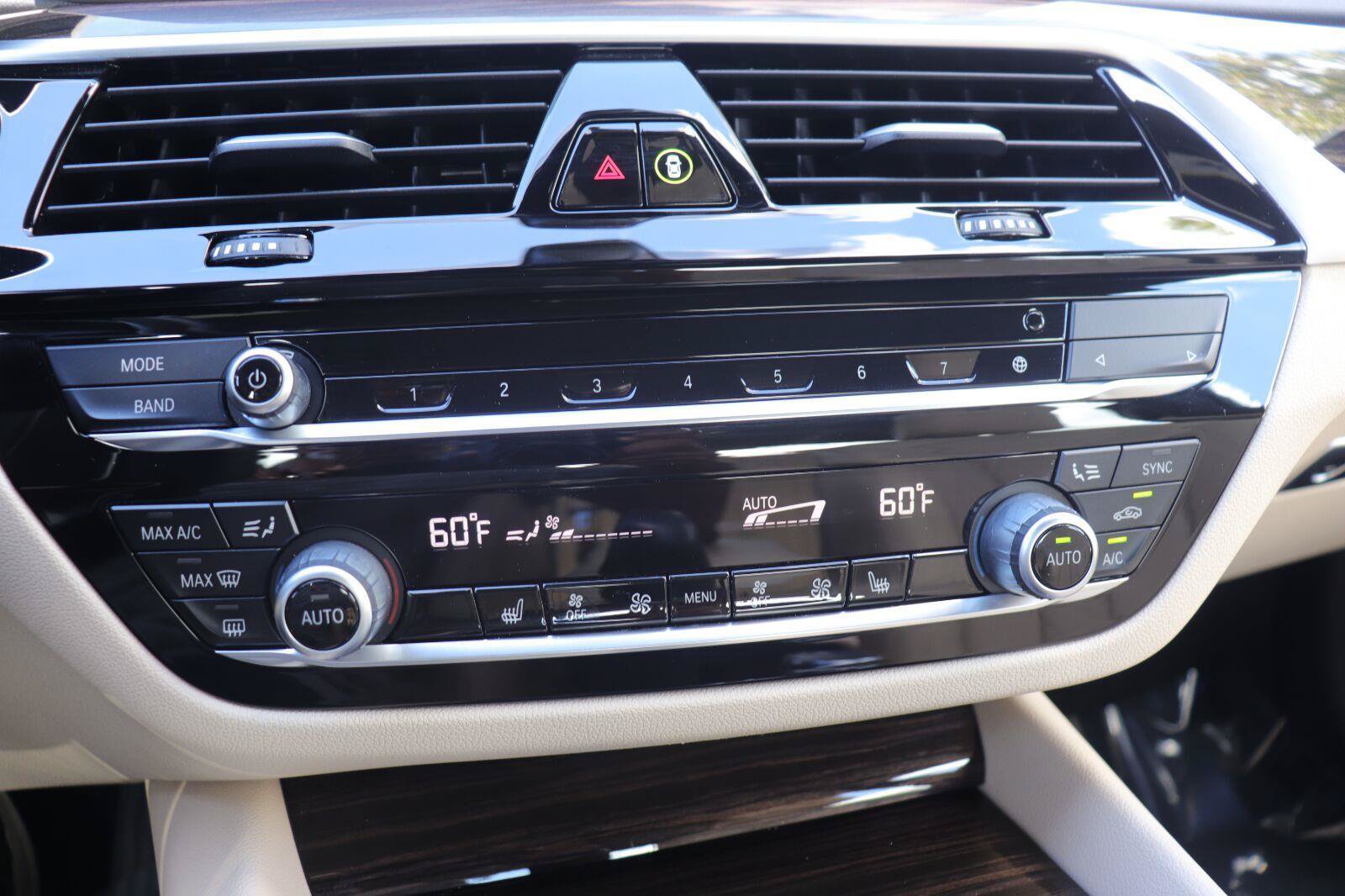 Used 2023 BMW 540i w/ Premium Package RWD image 35