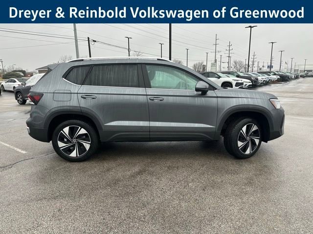 New 2026 Volkswagen Taos SE image 8