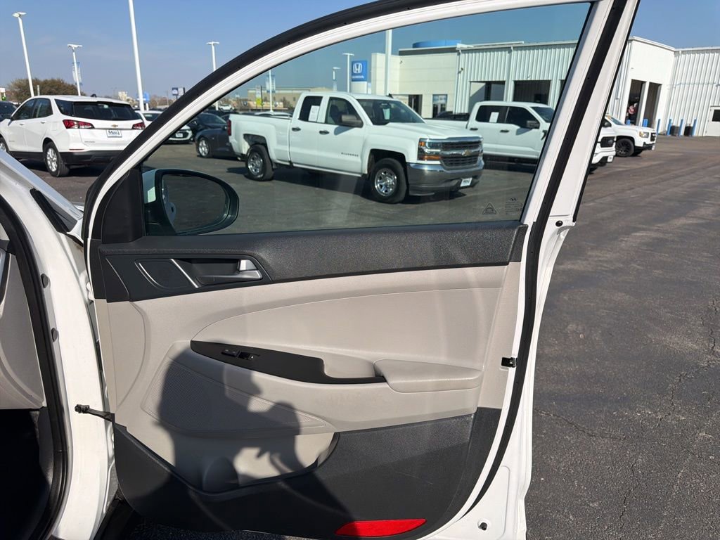 Used 2017 Hyundai Tucson SE image 31