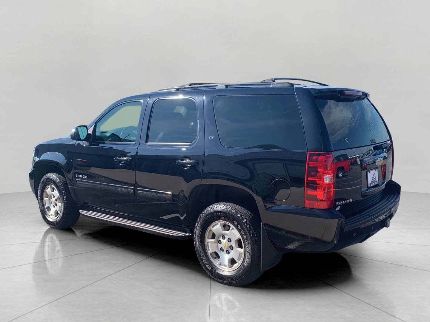Used 2014 Chevrolet Tahoe LT w/ Luxury Package AWD/4WD image 5