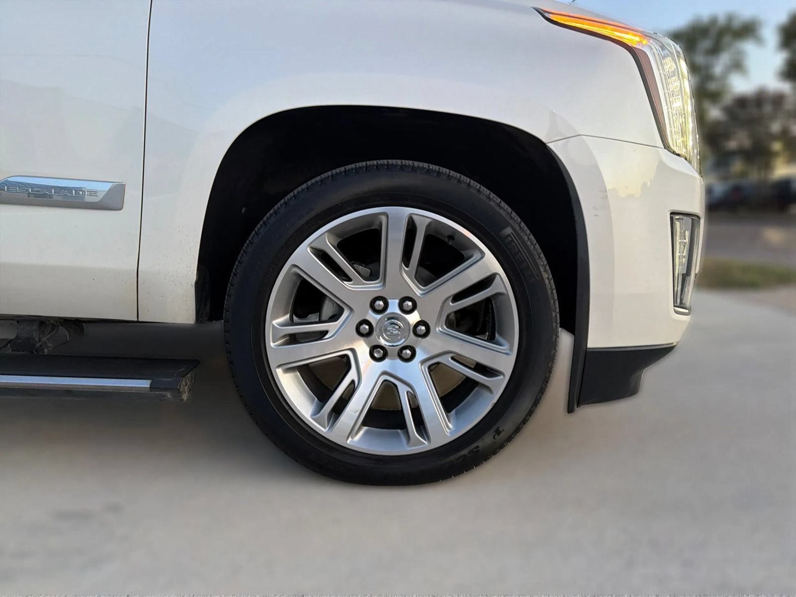 Used 2015 Cadillac Escalade ESV Premium AWD/4WD image 30