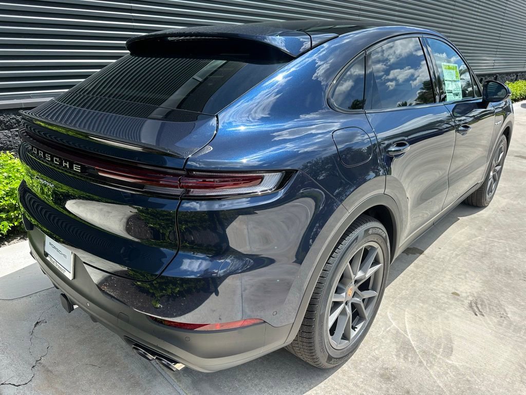Used 2025 Porsche Cayenne E-Hybrid Coupe image 9