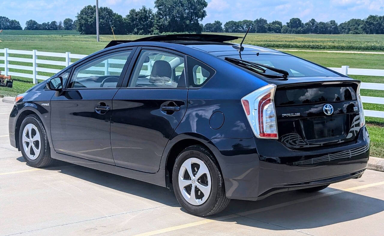Used 2014 Toyota Prius Four w/ Solar Roof Package FWD image 9