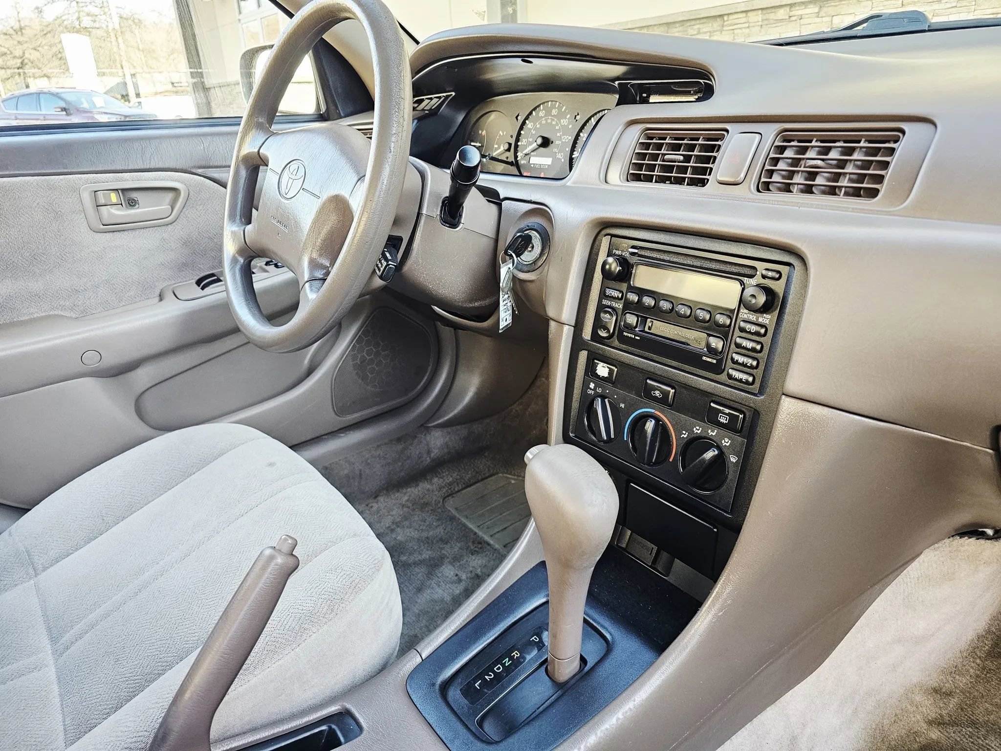 Used 2001 Toyota Camry LE FWD image 14