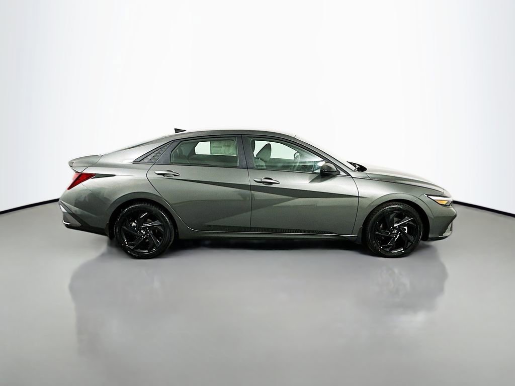 New 2026 Hyundai Elantra Sport image 4