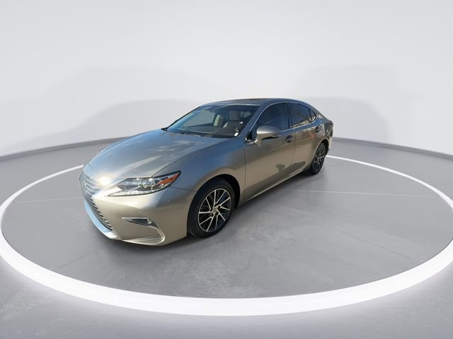 Used 2018 Lexus ES 350 w/ Luxury Package w/Wood Trim image 4