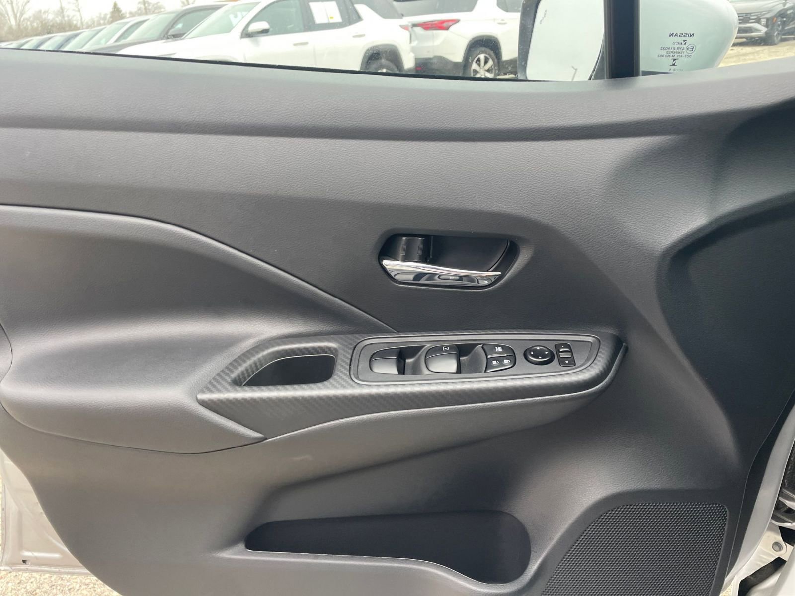 Used 2025 Nissan Versa SV image 18